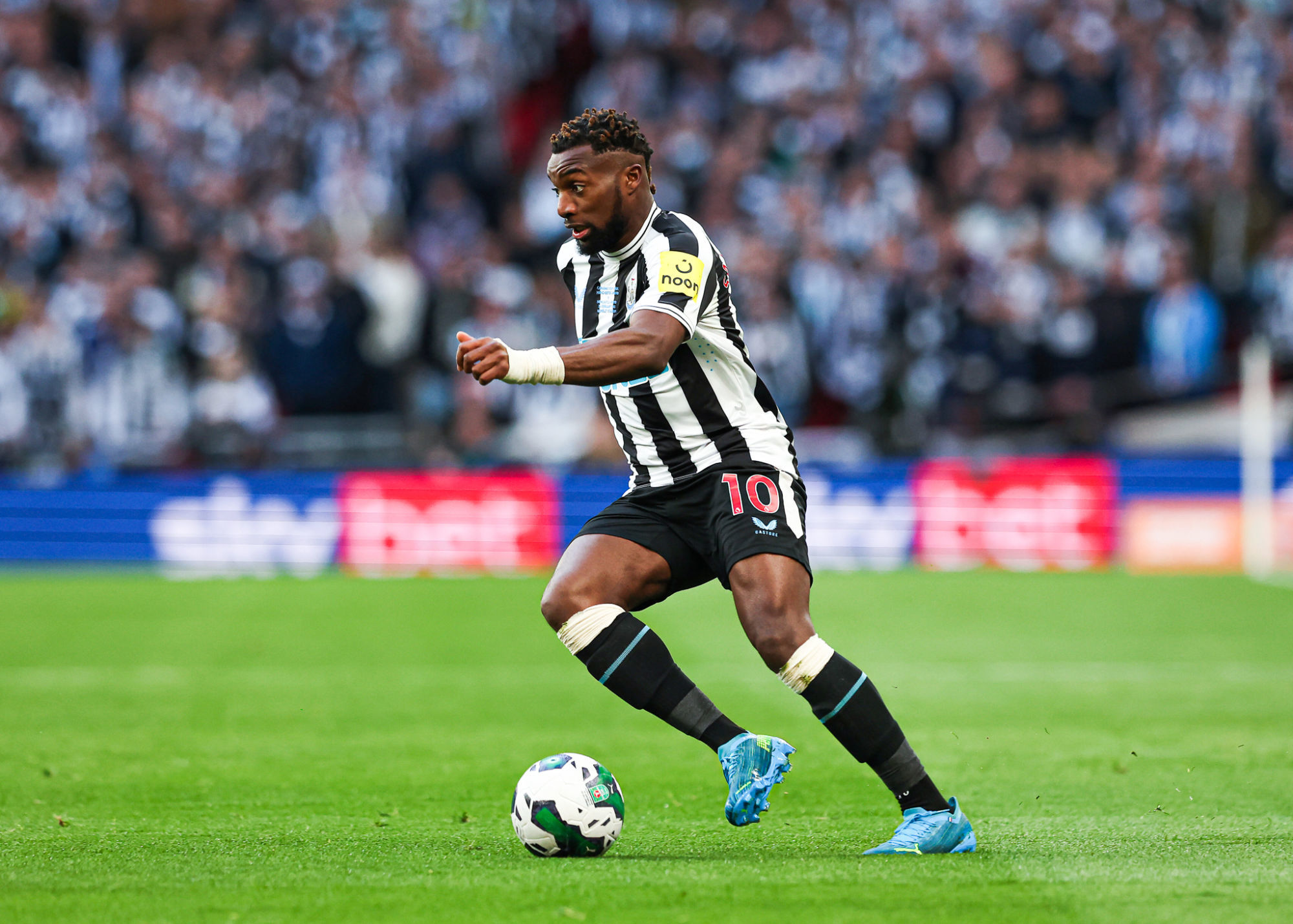 Allan Saint-Maximin - Máy chạy của Newcastle