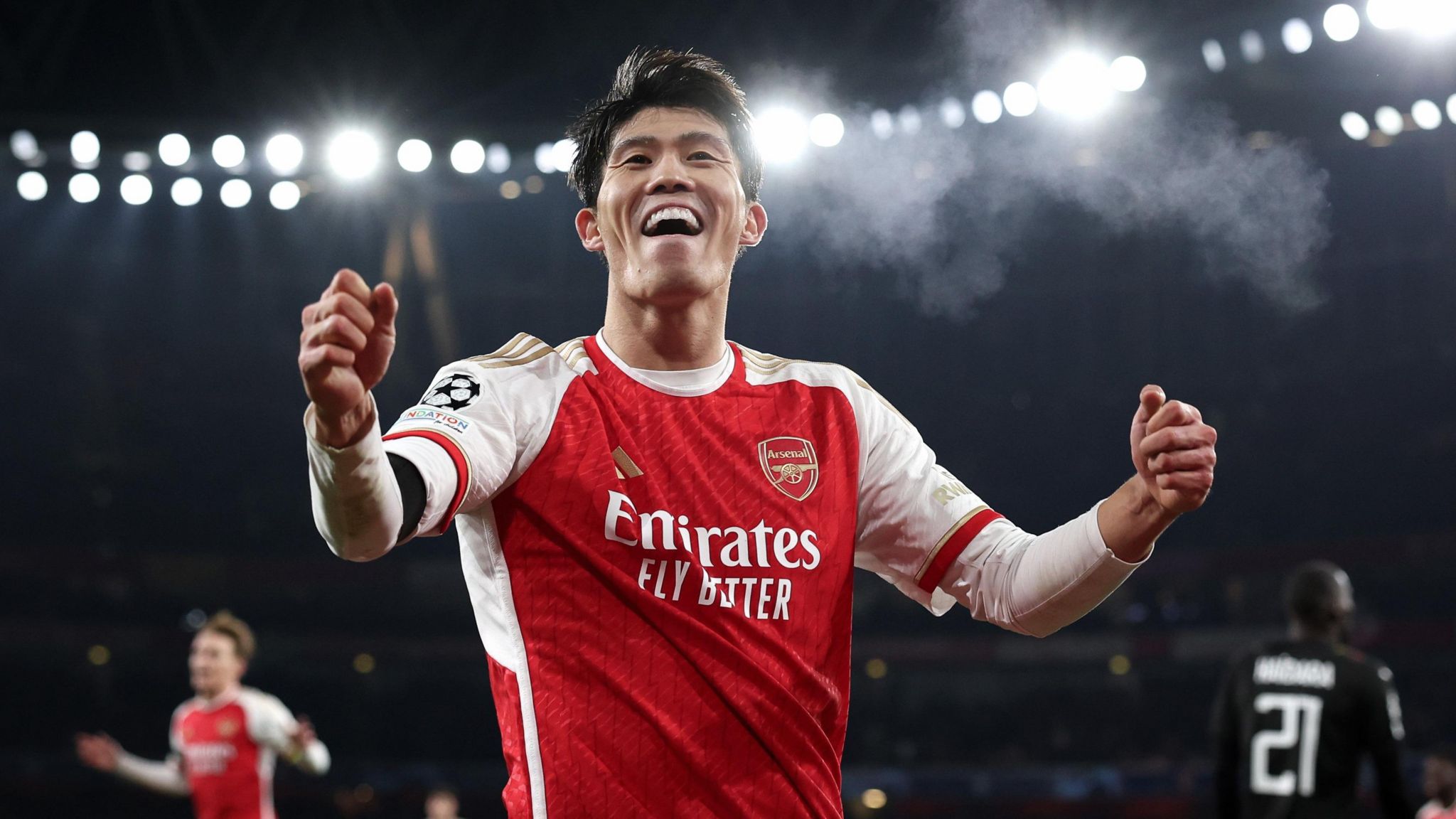 Tomiyasu đã ghi điểm với Arsenal bằng những màn trình diễn ấn tượng ở mùa giải 2023/2024