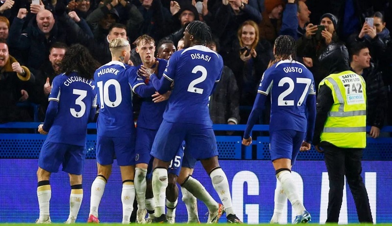 Dù đã có trận đấu rất hay khi cầm hòa Man City với tỷ số 4-4, thế nhưng Chelsea vẫn bị huyền thoại MU Roy Kean chê bai dữ dội.