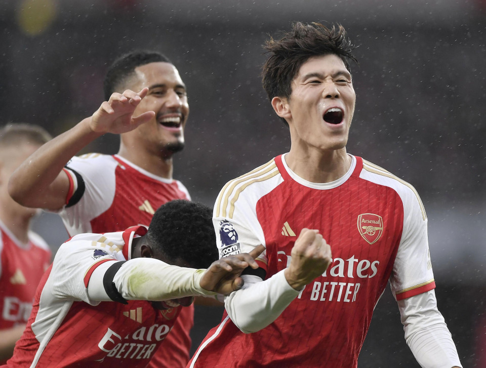 Takehiro tomiyasu thi đấu tại Arsenal